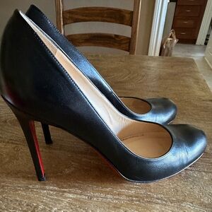 👠 Christian Louboutin Size 9 Stunners 🌟